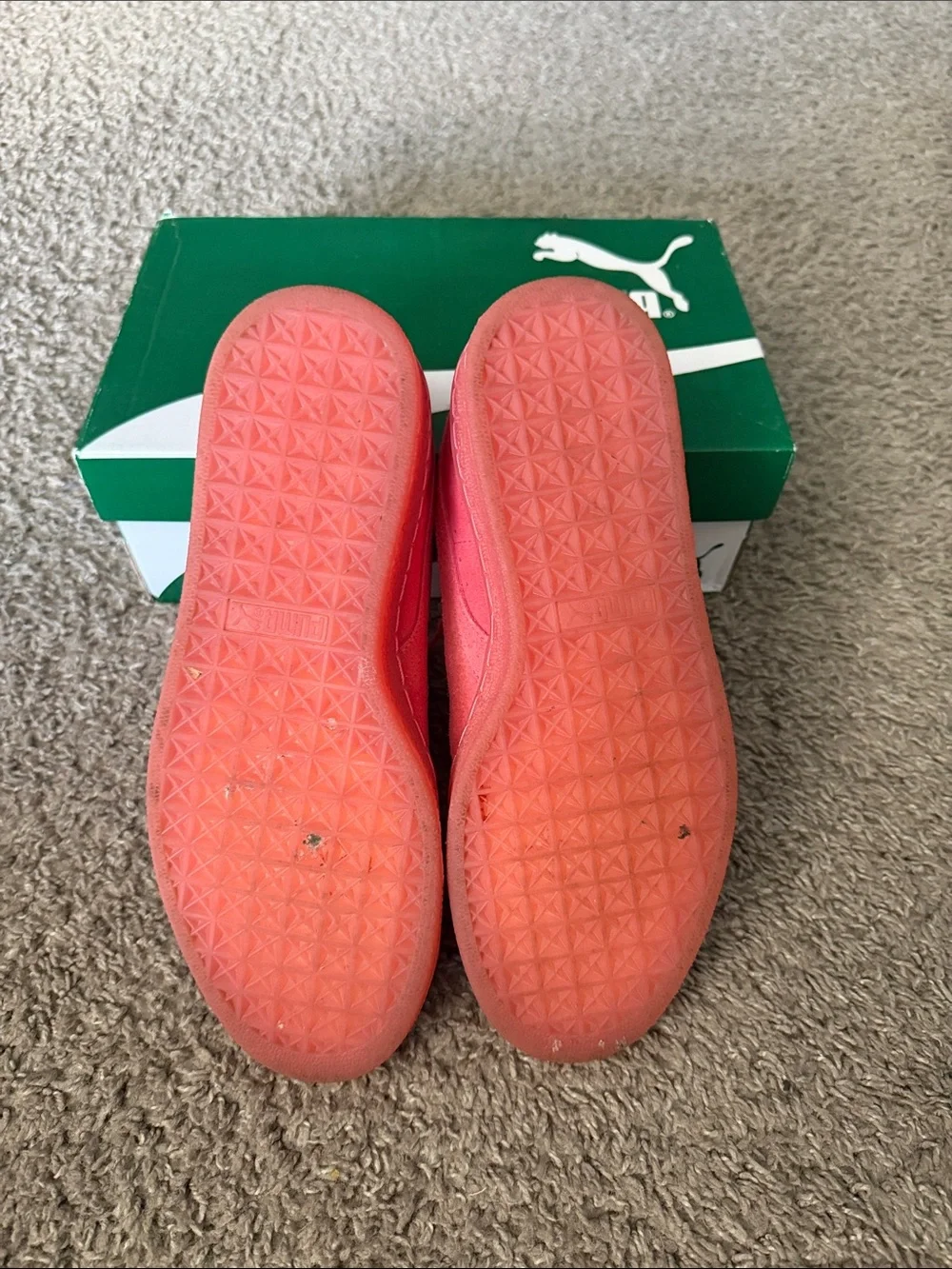 Puma vibrant pink